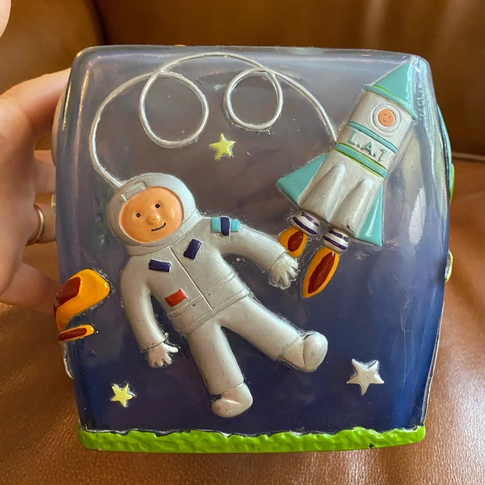 Kids’ Room Space~Planets~Astronaut Hard Plastic‎ Tissue Box Cover